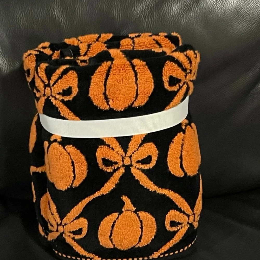 Halloween CARO HOME Pumpkins and Bows Hand Towels, Set of 2